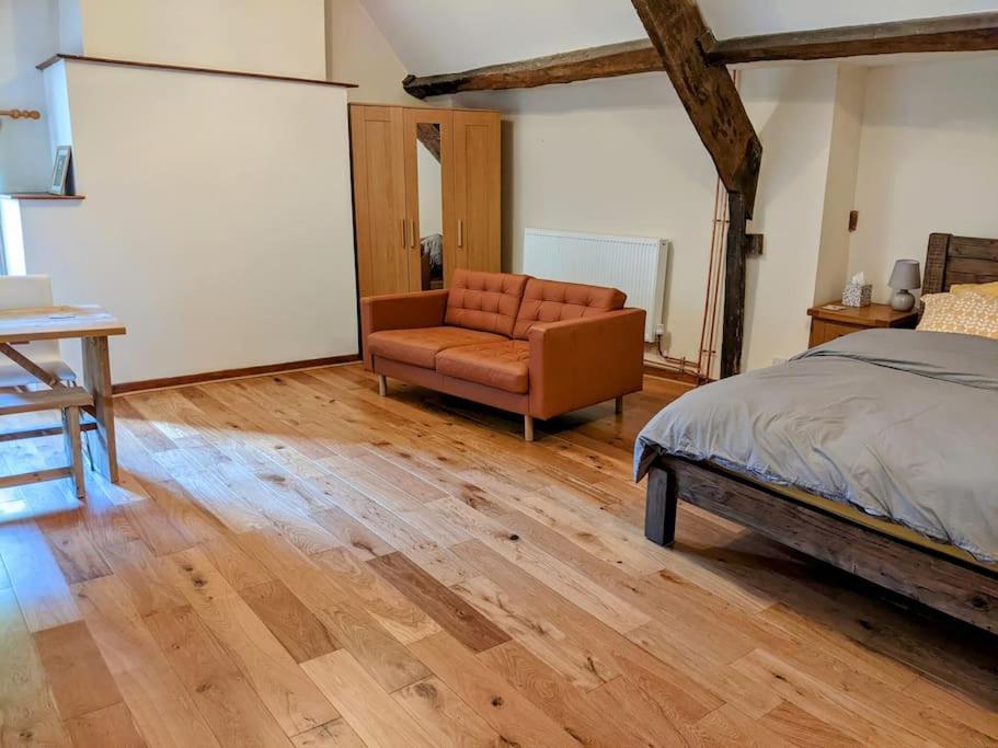 The Old Granary Farm Cottage アバーガベニー エクステリア 写真